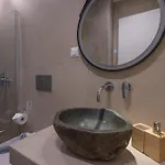 Апартаменти Christina Boutique