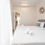 Christina Boutique Apartment *