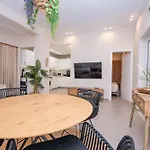 Christina Boutique Apartment *
